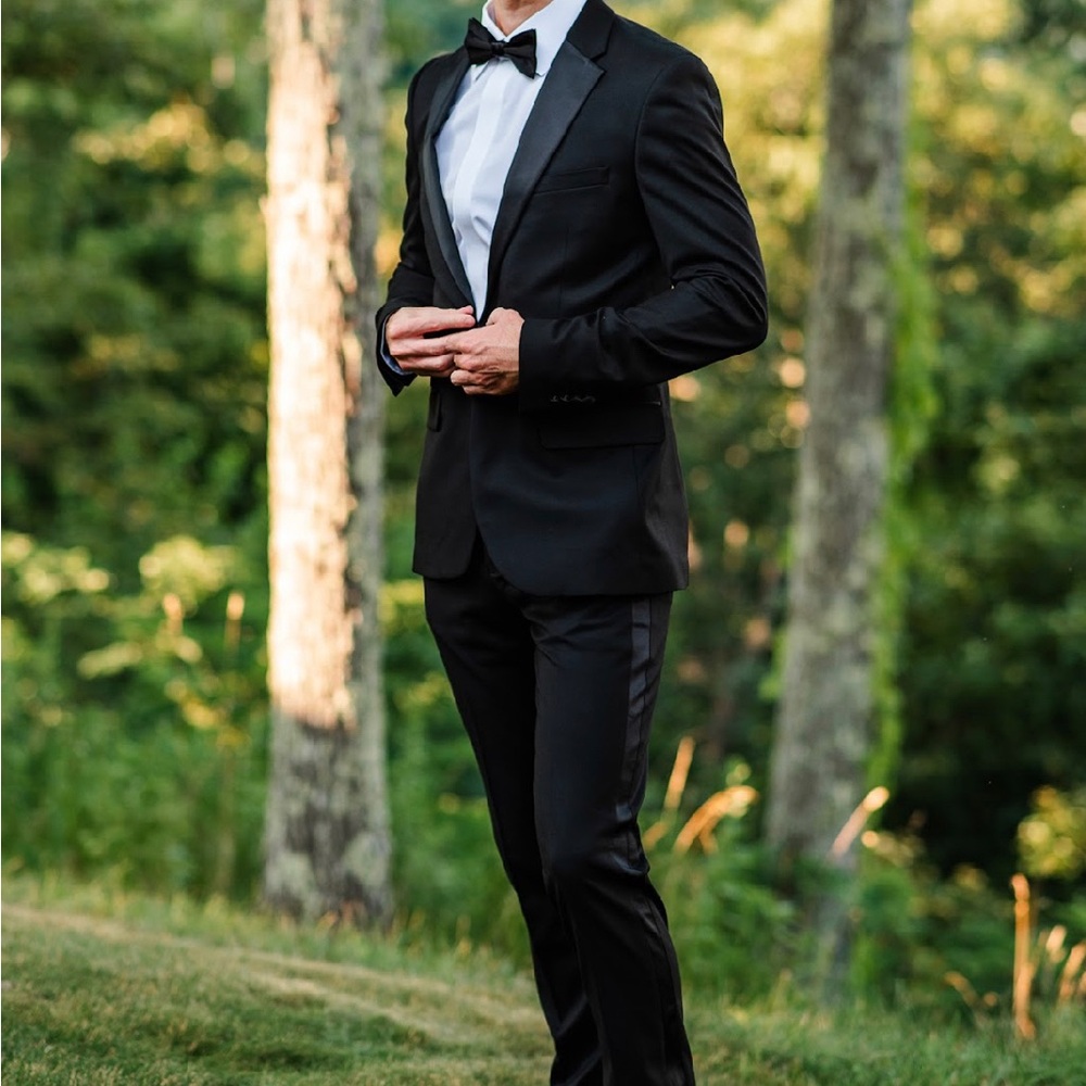 Topshop Tuxedo, 36s jacket, 31x32 pants, with cummerbund and Satin Bow tie